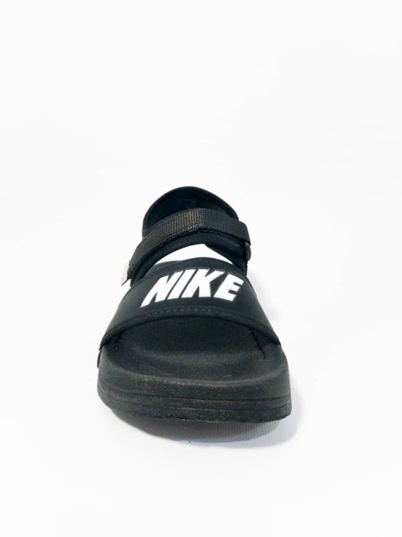 Sandala Nike
